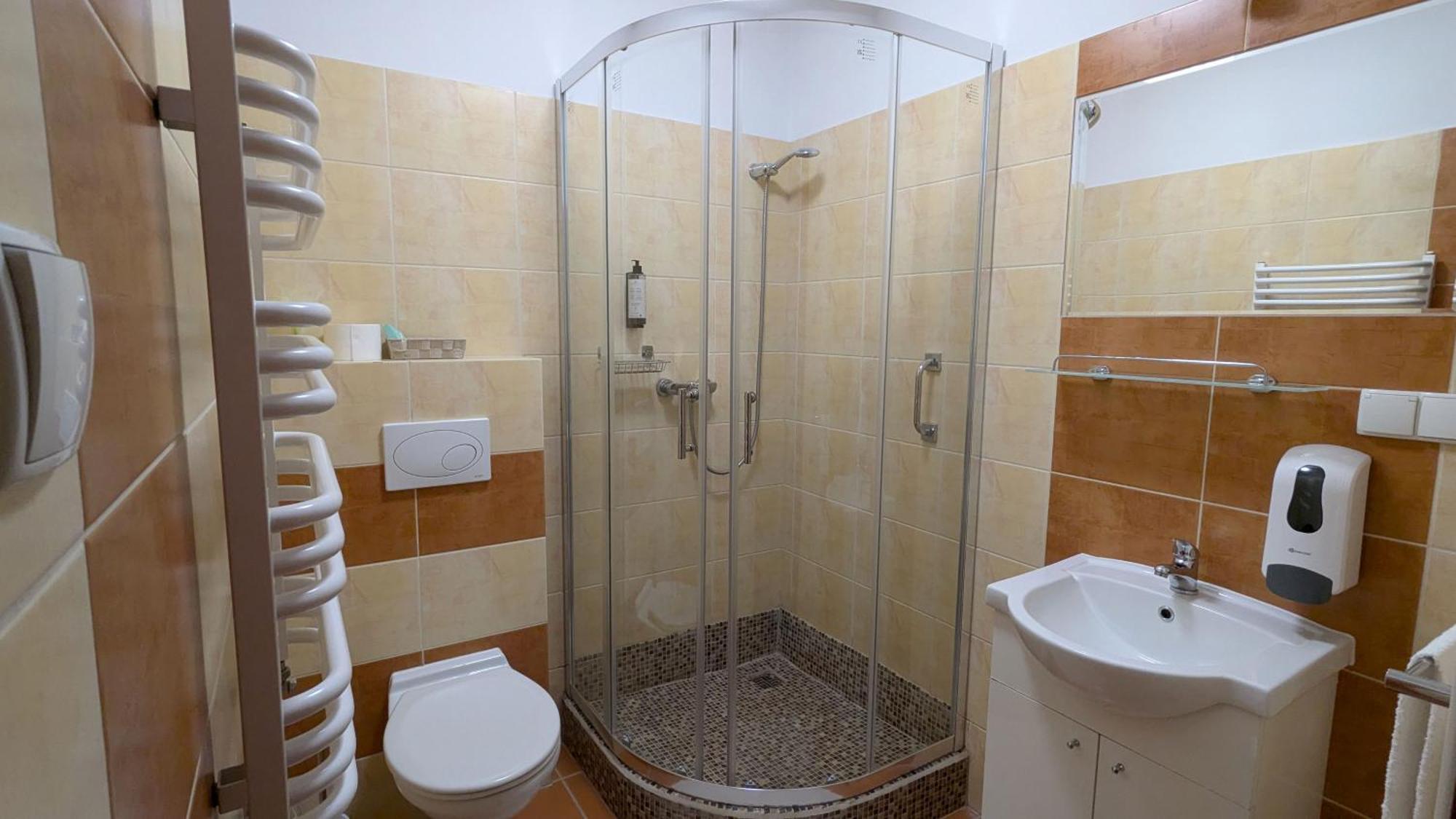 Hotel Magnat Glogow Malopolski Bagian luar foto